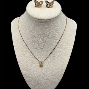 Elegant Vintage Gold Butterfly Necklace and Earring Set